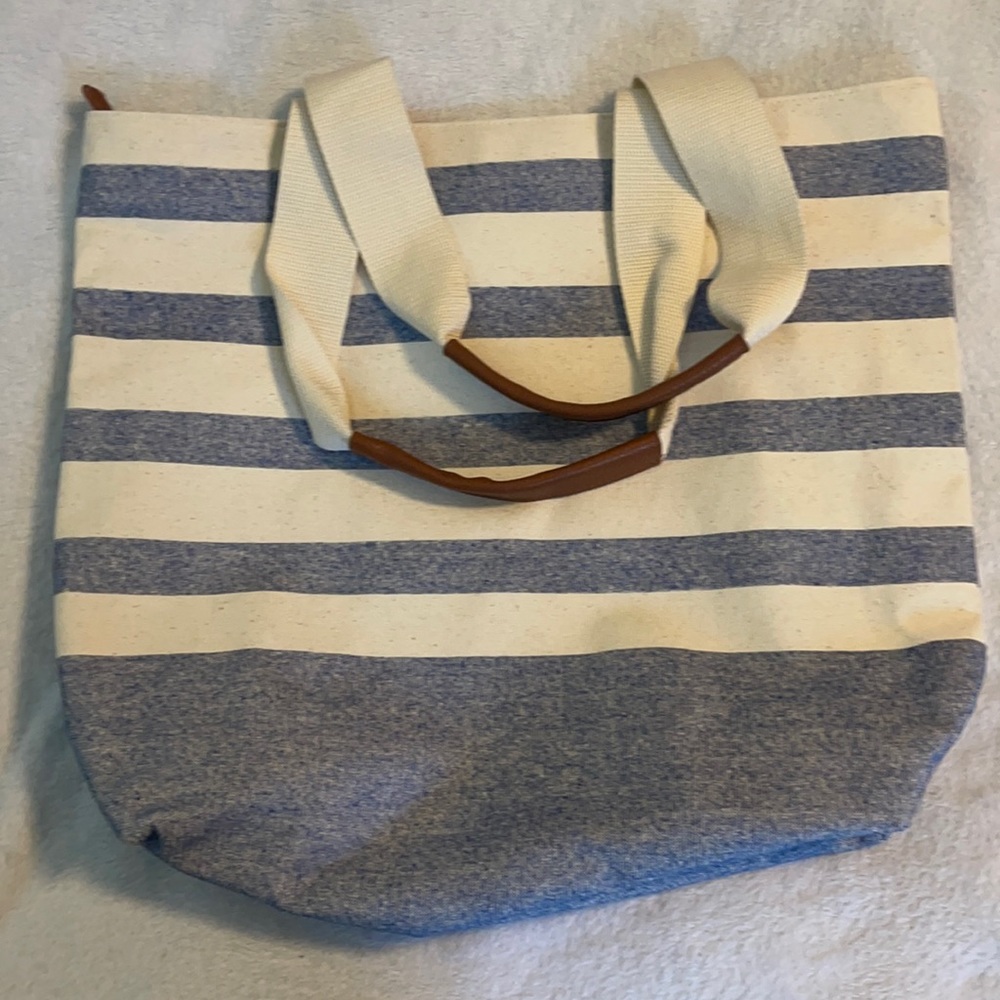 Bath and Bodywork blue and cream tote